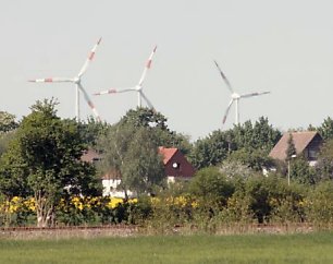 Windenergie: Windkraftanlagen in einem Windpark 