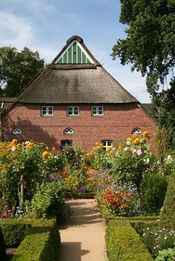 Gartenwege - Hauptweg zum Bauernhaus